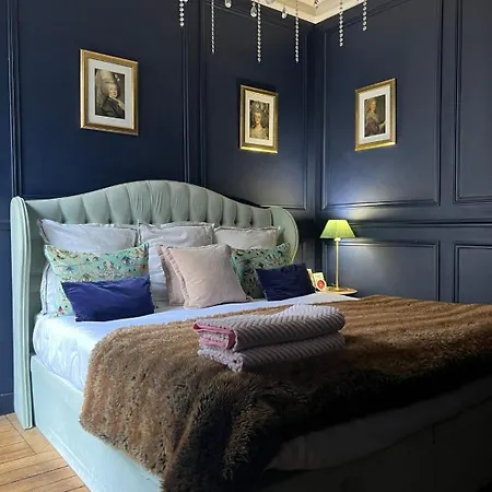 S - Louvre Museum - Shared Bathroom With Host *